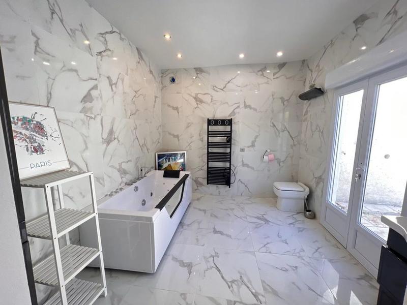 Villa - 500 m² - 6 pièces