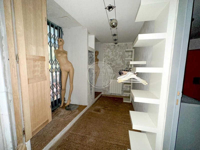 Maison - 218 m² - 9 pièces