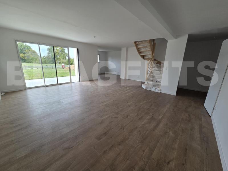 Maison - 126 m² - 5 pièces