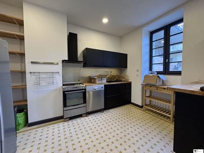 Maison de ville - 230 m² - 11 pièces