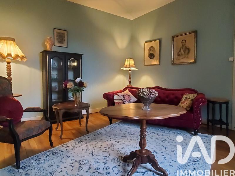 Maison - 220 m² - 6 pièces