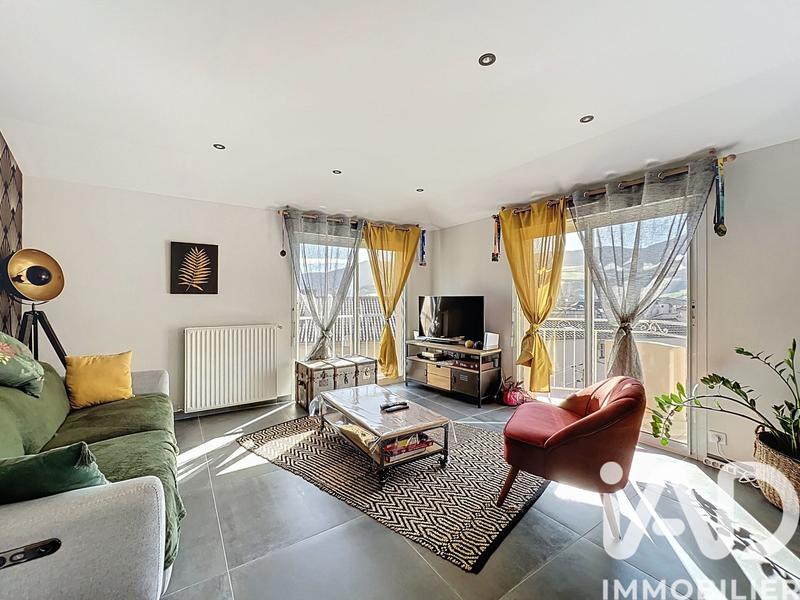 Appartement - 80 m² - 4 pièces