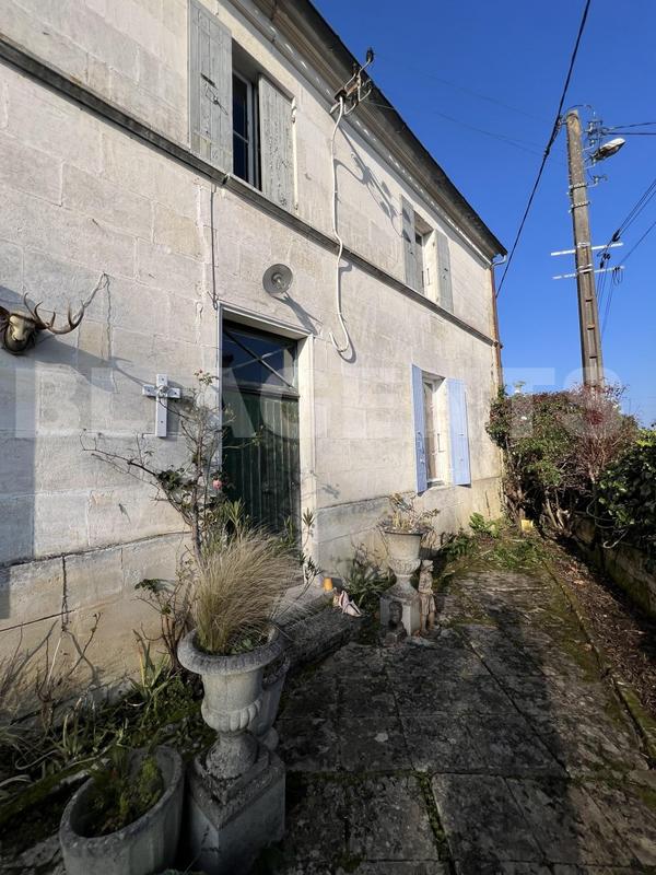 Maison charentaise - 220 m² - 6 pièces