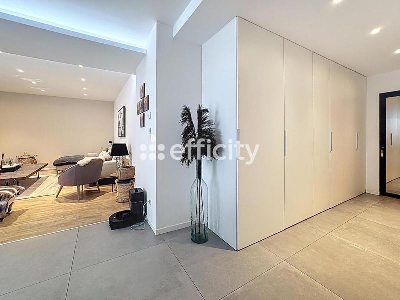 Appartement - 110 m² - 2 pièces