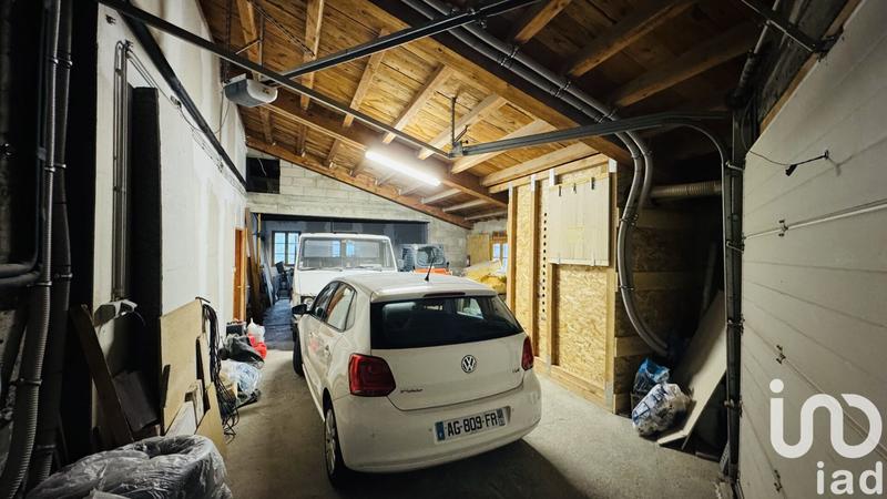 Maison - 303 m² - 4 pièces