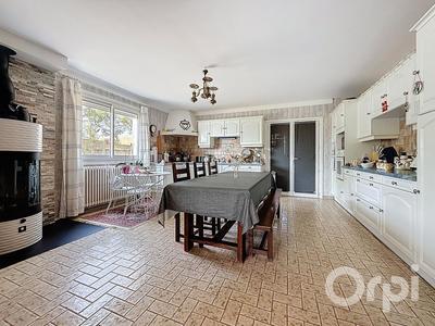 Maison - 180 m² - 7 pièces