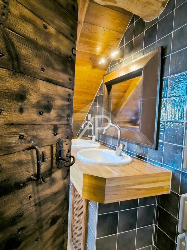 Maison ancienne - 348 m² - 12 pièces