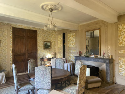 Maison - 623 m² - 22 pièces