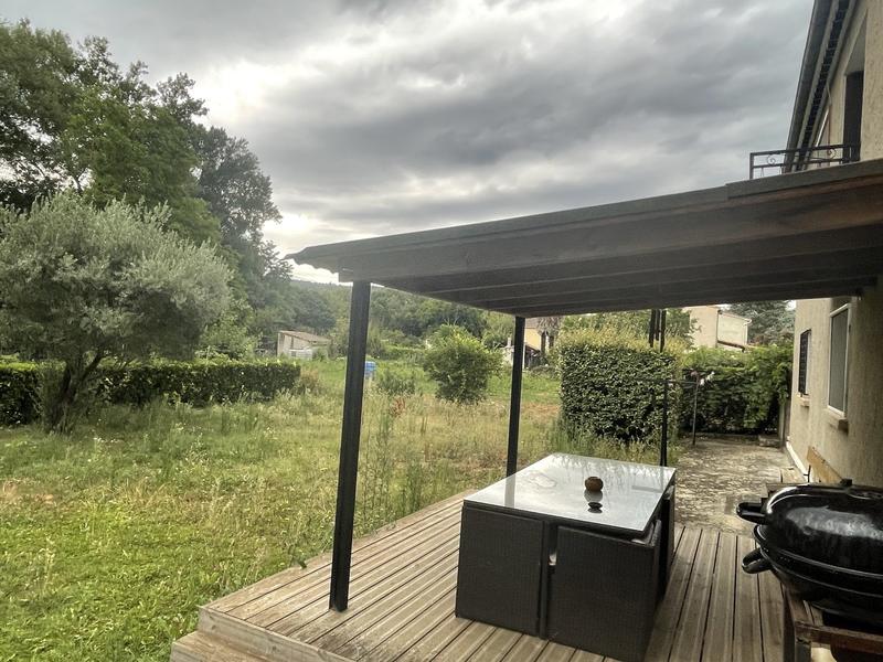 Maison traditionnelle - 108 m² - 6 pièces