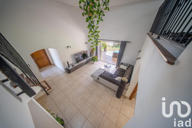 Maison - 261 m² - 6 pièces