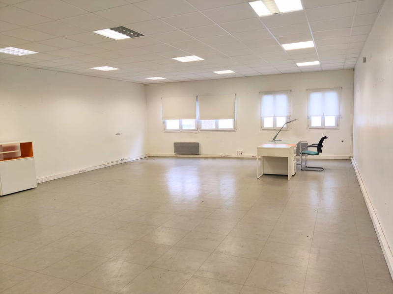 Local d'activités - 322 m²