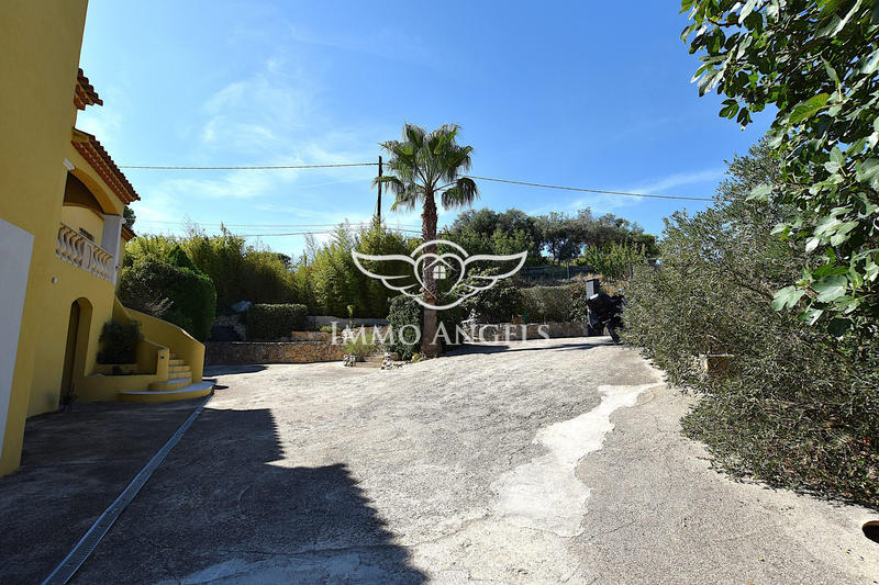 Villa - 206 m² - 9 pièces