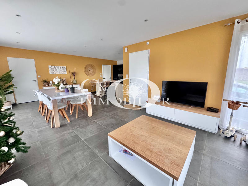 Maison - 95 m² - 4 pièces