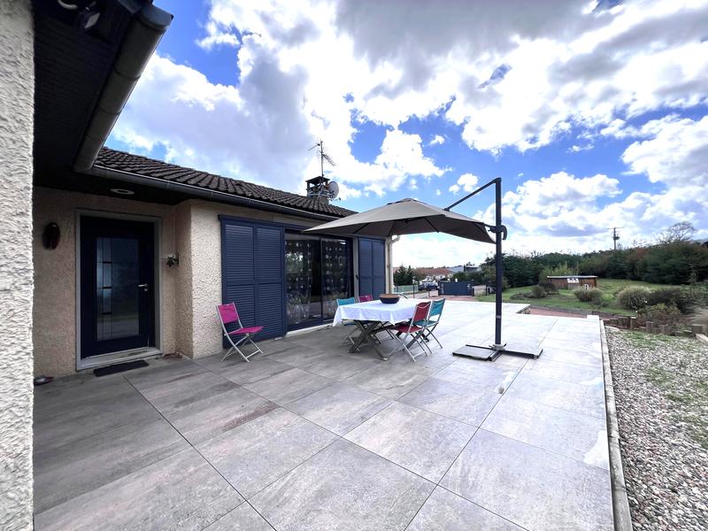 Maison traditionnelle - 100 m² - 5 pièces