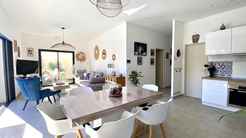 Maison - 95 m² - 4 pièces