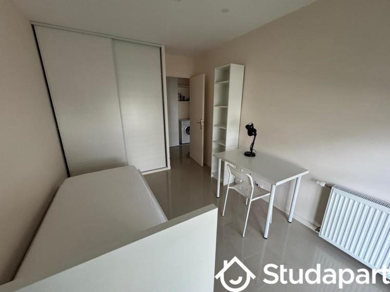 Chambre - 10 m² - 1 pièce