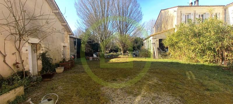 Maison - 374 m² - 14 pièces