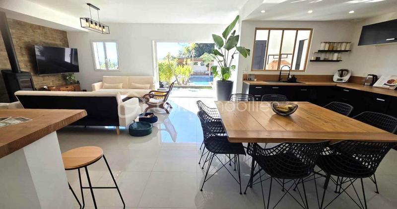 Maison - 150 m² - 6 pièces