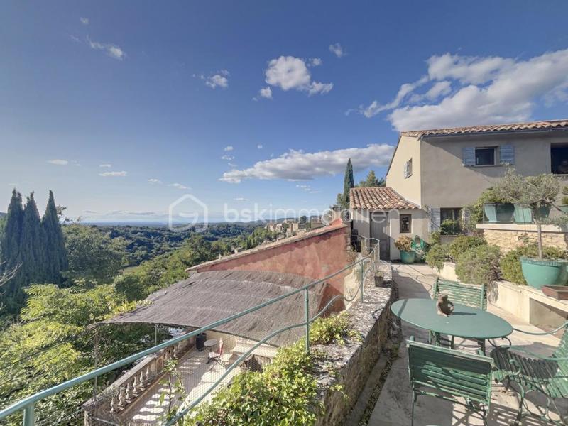 Propriété - 341 m² - 12 pièces