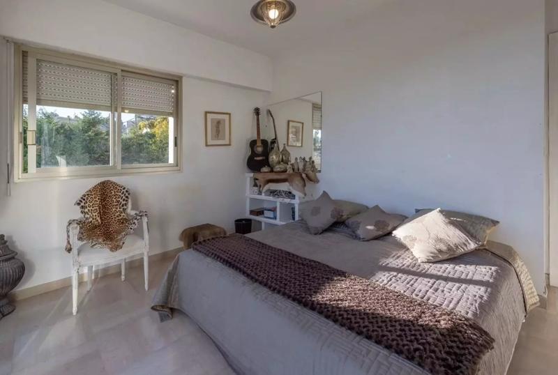 Villa - 302 m² - 9 pièces