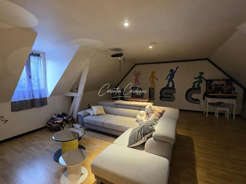 Maison - 189 m² - 7 pièces