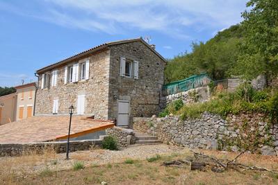 Maison - 86 m² - 6 pièces