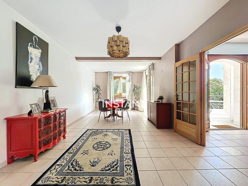 Maison - 200 m² - 7 pièces