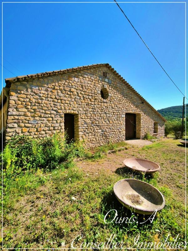 Maison - 210 m² - 6 pièces