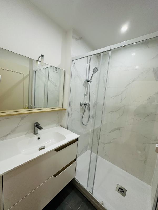 Appartement - 102 m² - 6 pièces