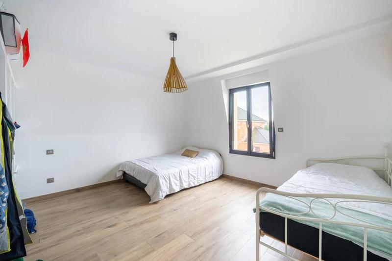 Maison - 168 m² - 8 pièces