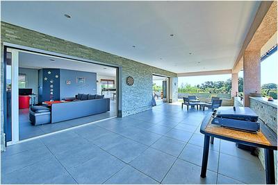 Maison d'architecte - 250 m² - 7 pièces