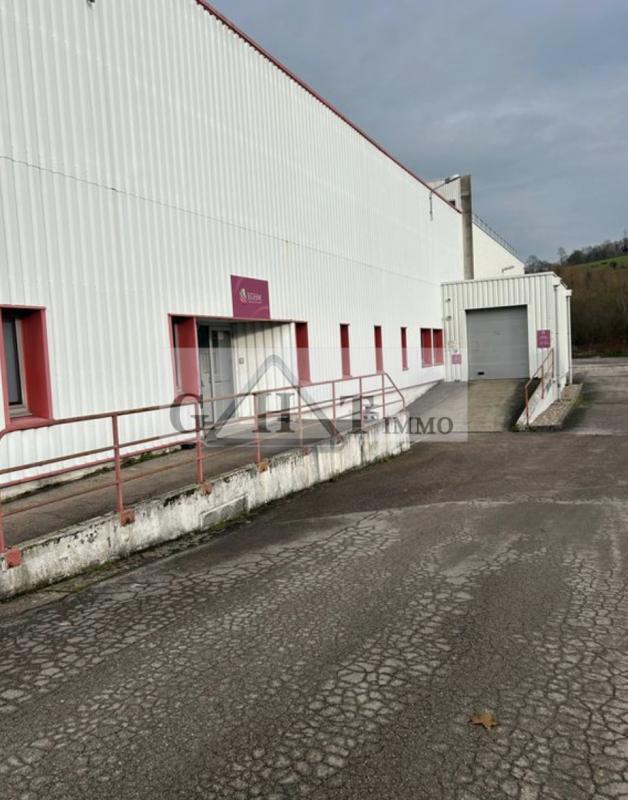 Entrepôt - 2 150 m²