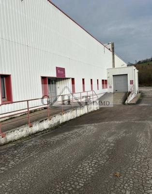 Entrepôt - 2 150 m²