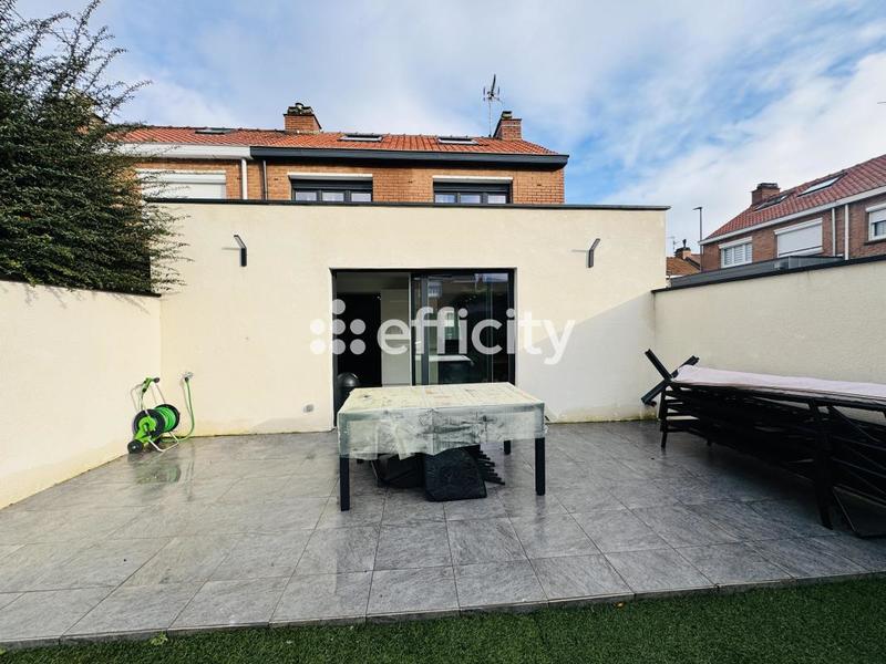 Maison - 104 m² - 6 pièces