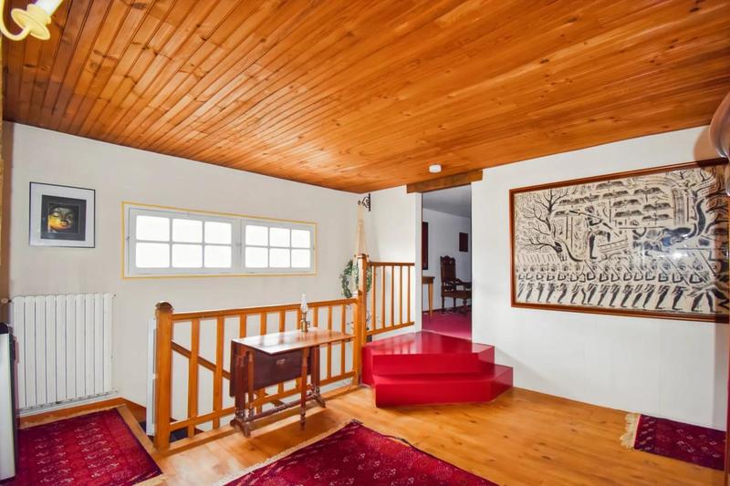 Maison - 319 m² - 10 pièces