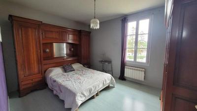 Maison - 205 m² - 9 pièces