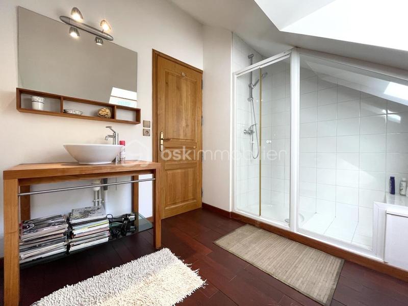 Maison traditionnelle - 263 m² - 8 pièces