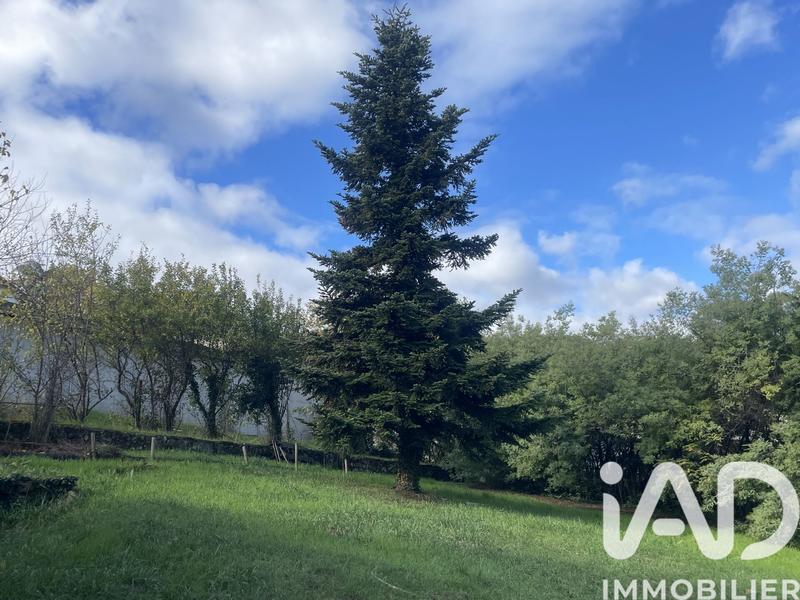 Maison - 77 m² - 9 pièces