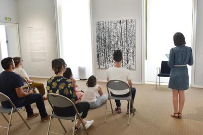 Séance de méditation au musée de Tessé