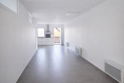 Appartement - 90 m² - 3 pièces