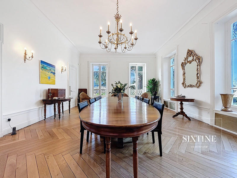 Manoir - 330 m² - 11 pièces