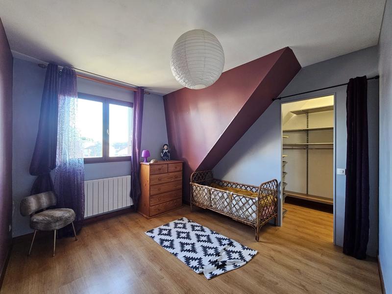 Maison traditionnelle - 190 m² - 8 pièces