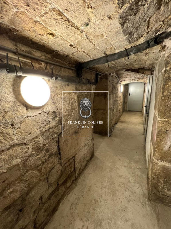 Parking / Garage - 3 m²