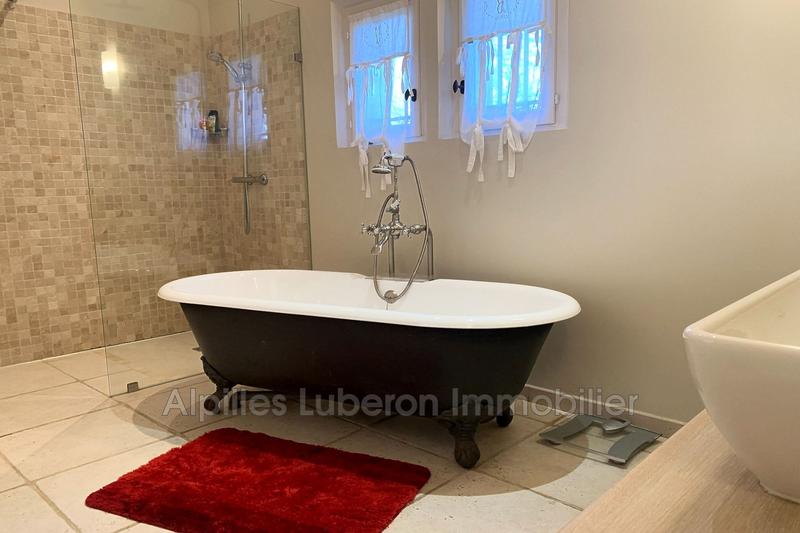 Maison - 260 m² - 7 pièces