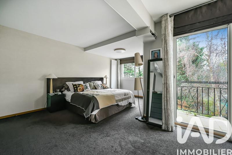 Maison - 273 m² - 8 pièces