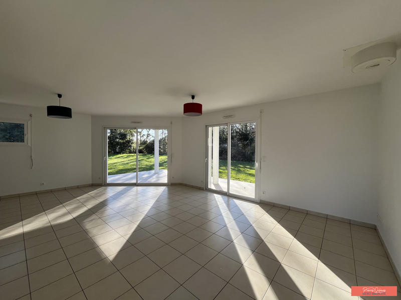 Maison - 93 m² - 4 pièces
