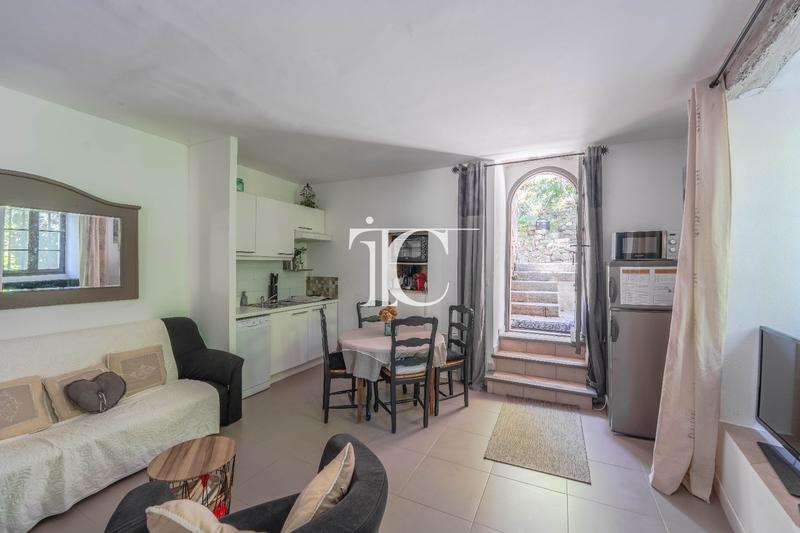 Maison de village - 274 m² - 9 pièces