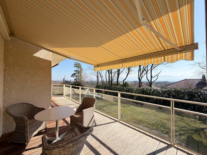 Maison - 213 m² - 8 pièces