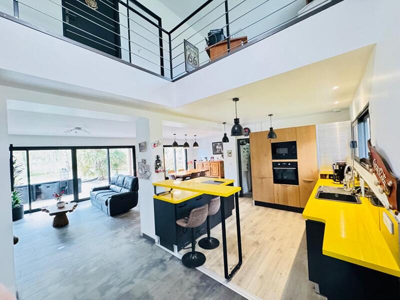 Maison - 175 m² - 6 pièces