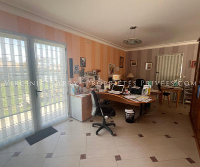 Maison - 300 m² - 7 pièces